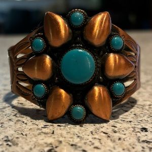 Solid Copper w/ turquoise color flower bracelet